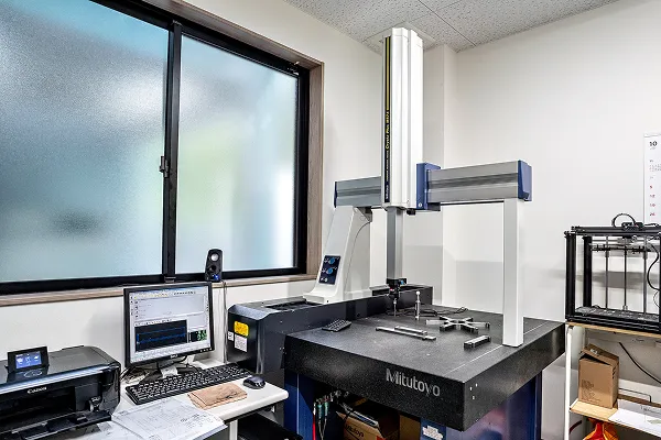 ミツトヨ　三次元測定機